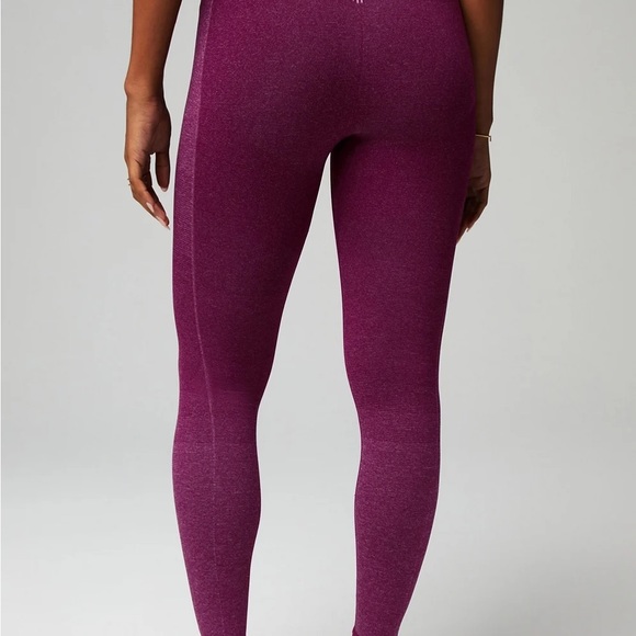 Fabletics two piece Seamless Sport Stripe Top and Bottom - Picture 5 of 5